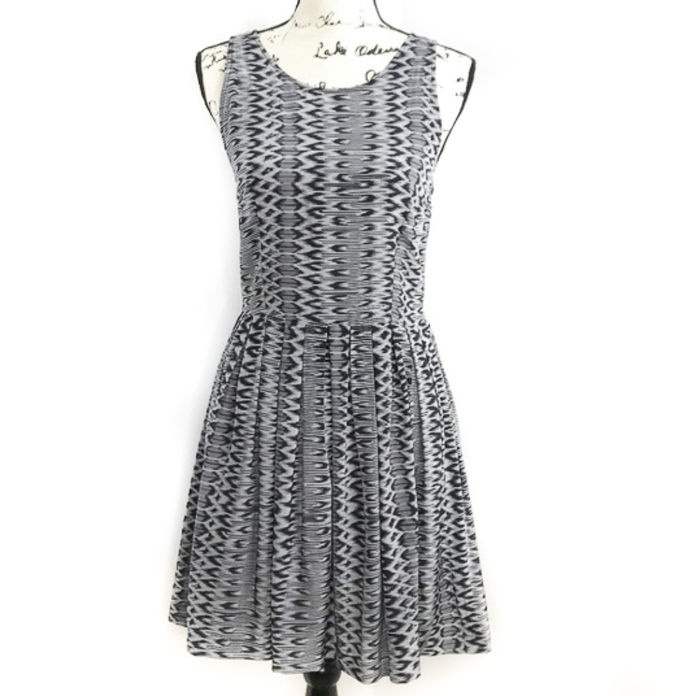 JOIE 100% Silk Black Gray Fit Flare Dress Small